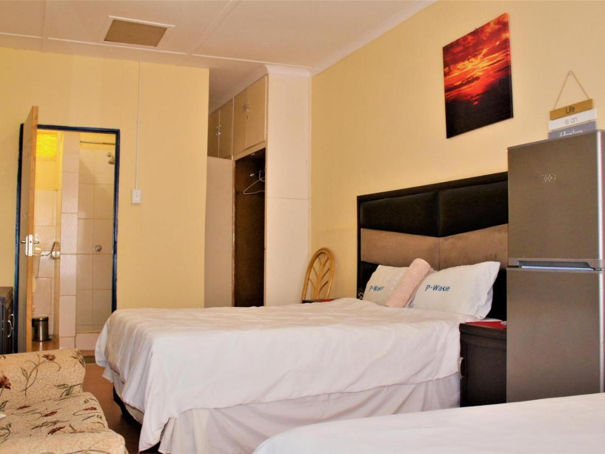 P Wake Guesthouse Opuwo Room photo