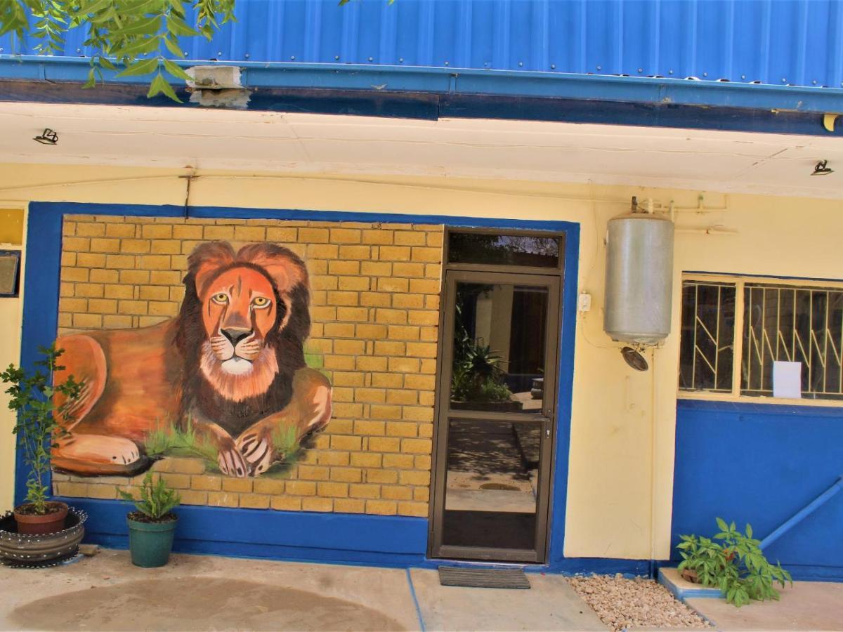 P Wake Guesthouse Opuwo Exterior photo